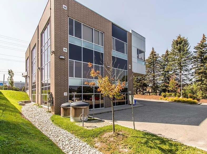 Primary Photo Of 18 Fischer-Hallman Rd N, Waterloo Office For Lease
