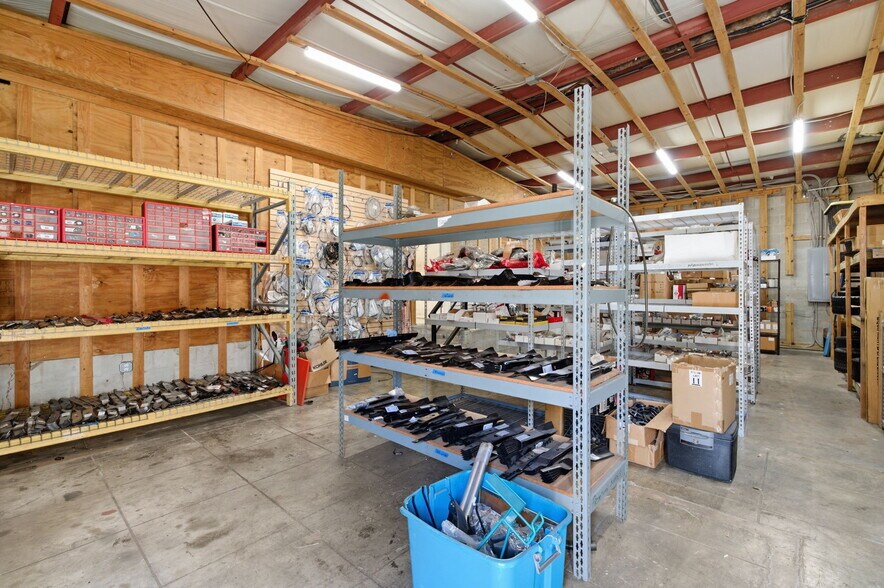 More Photos Of 7941 N Armenia Ave, Tampa Freestanding For Lease