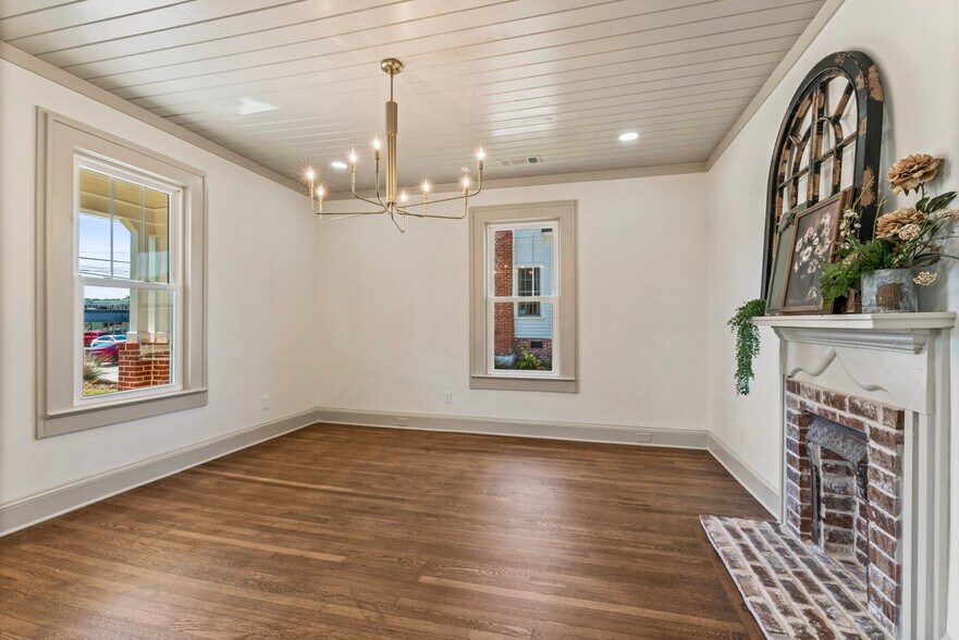 More Photos Of 56 Atlanta St, McDonough Office For Sale