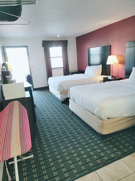 More Photos Of 420 E Oklahoma Blvd, Alva Hotel For Sale