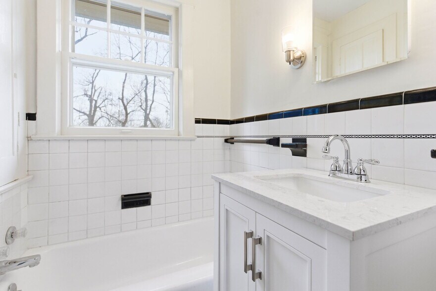 More Photos Of 3208 College Dr, Louisville Office For Sale