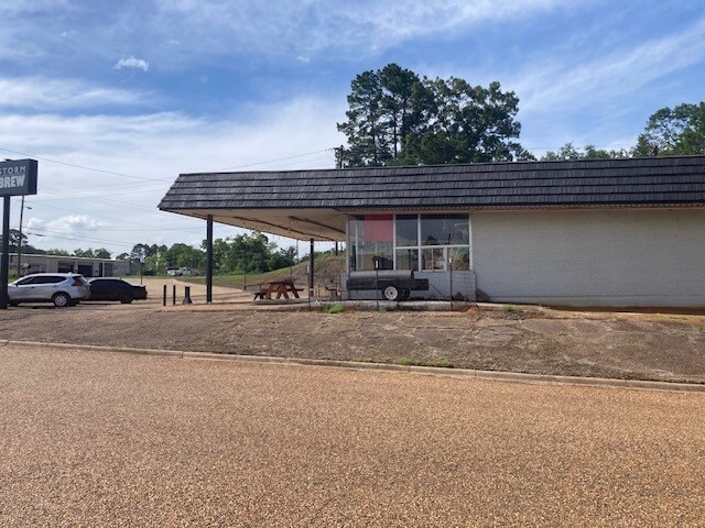 More Photos Of 600 N Main St, Lone Star Restaurant For Lease