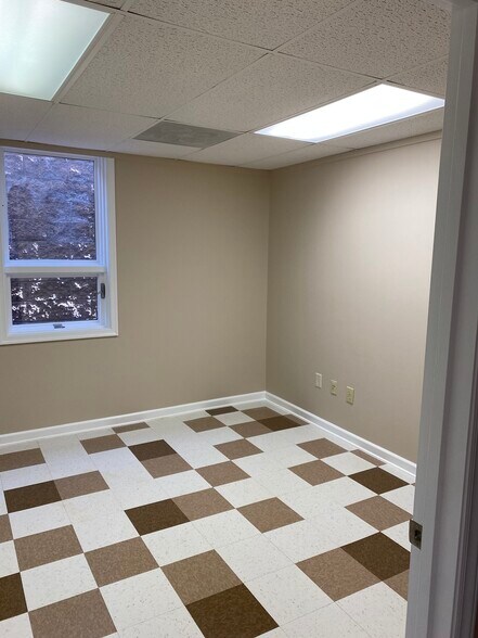 More Photos Of 103 Baines Ct, Cary Medical For Lease