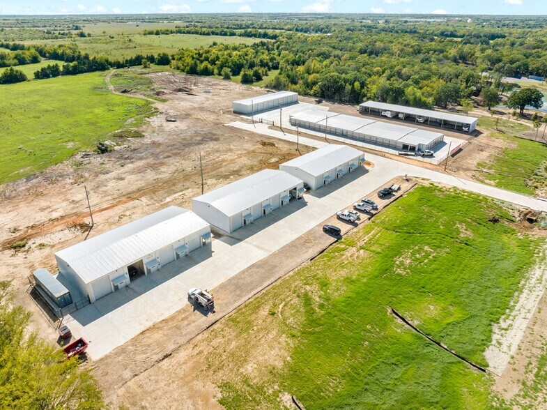 More Photos Of 5501 Bonham St, Paris Unknown For Lease