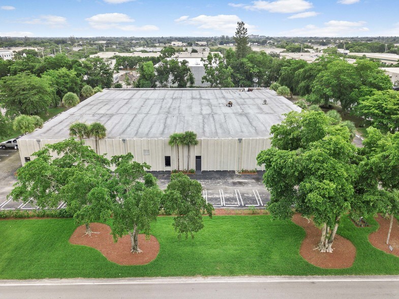 More Photos Of 3851 NW 126th Ave, Coral Springs Warehouse For Lease