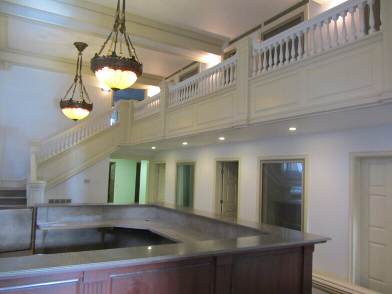 More Photos Of 522 9th St, Huntington Loft Creative Space For Lease