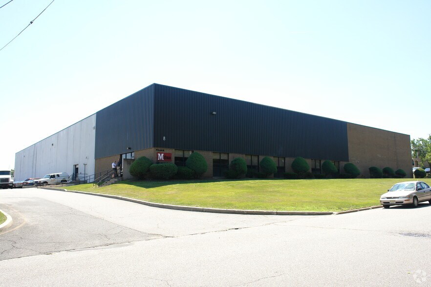 More Photos Of 10 Progress St, Edison Warehouse For Lease