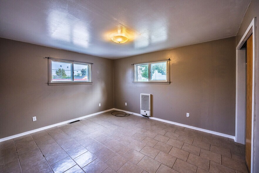 More Photos Of 404 10th St, Wheatland Apartments For Sale