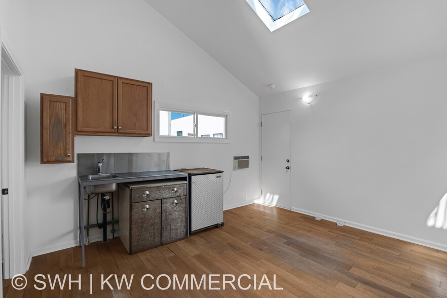 More Photos Of 137 Arena St, El Segundo Flex For Sale