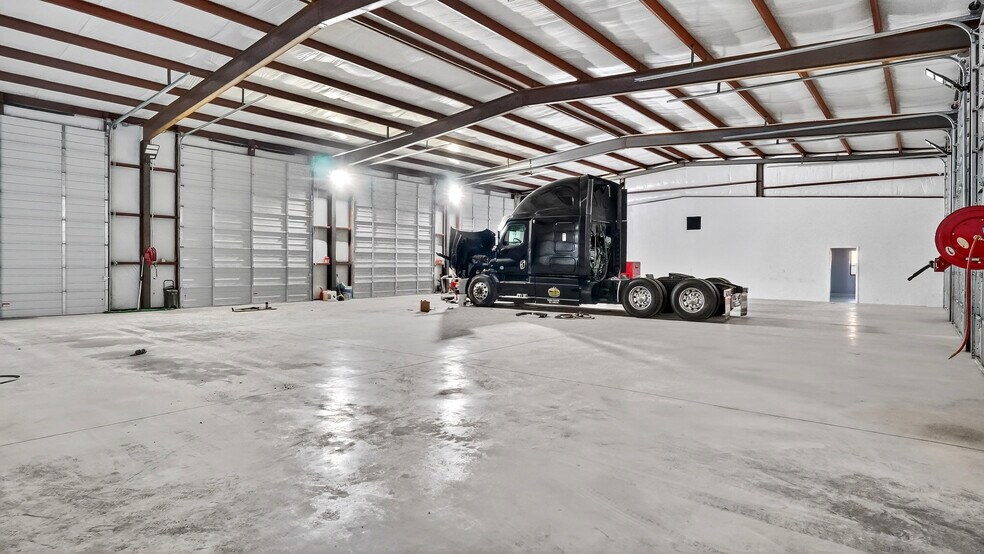 More Photos Of 1850 N FM 866, Odessa Warehouse For Sale