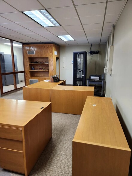 More Photos Of 3 E Wea St, Paola Office For Sale