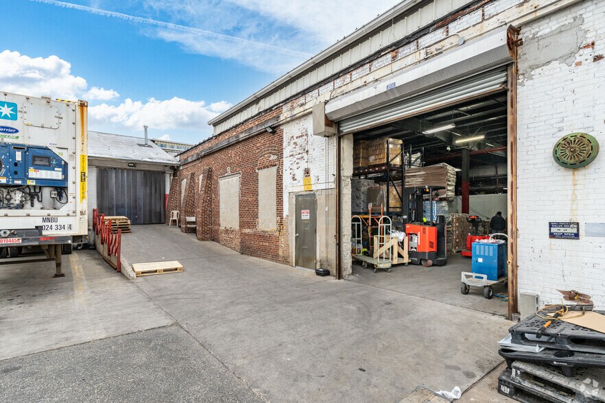 More Photos Of 175 Lake Ave, Staten Island Warehouse For Sale