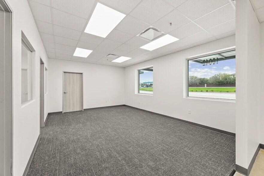 More Photos Of 10042 FM 1976, Universal City Unknown For Lease