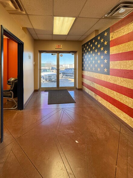 More Photos Of 1565 N 166th East Ave, Tulsa Service For Lease