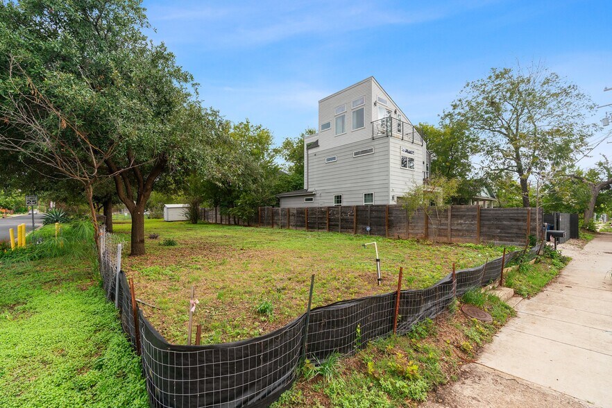 More Photos Of 1800 E Martin Luther King Jr Blvd, Austin Land For Sale