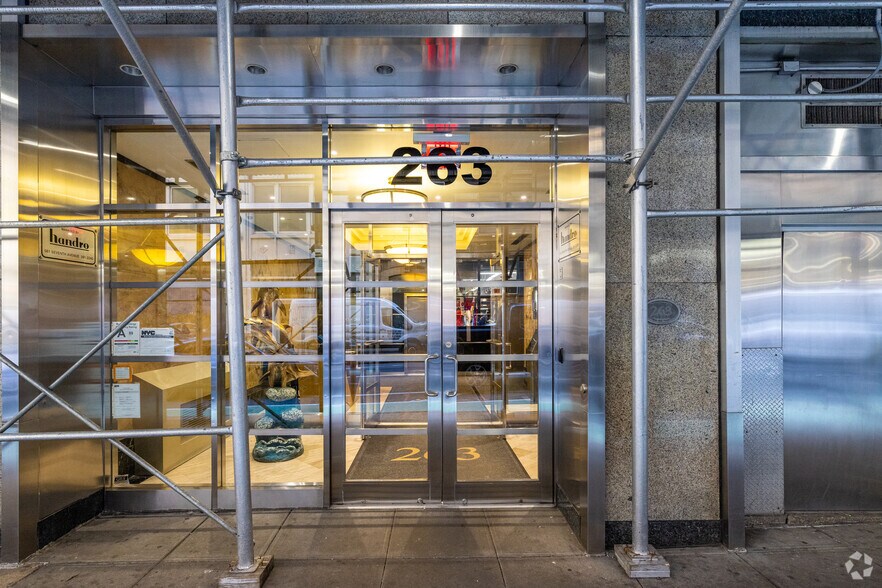 More Photos Of 263 W 38th St, New York Office For Lease