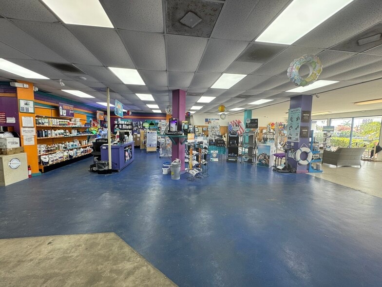 More Photos Of 4290 S Cleveland Ave, Fort Myers Freestanding For Sale
