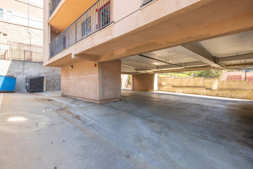 More Photos Of 5335 Huntington Dr N, Los Angeles Apartments For Sale
