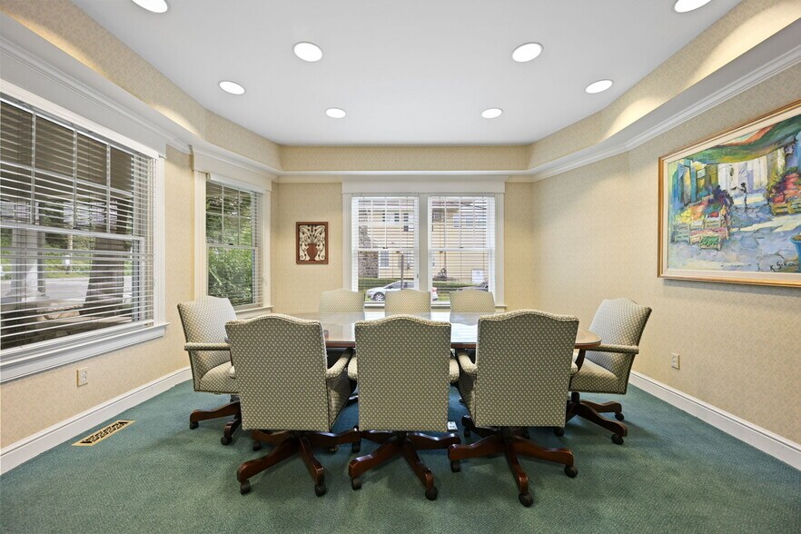 More Photos Of 1458 Bedford St, Stamford Office For Sale