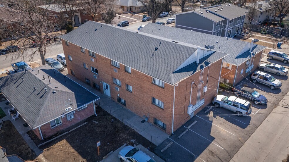 More Photos Of 1995-1997 Akron St, Aurora Apartments For Sale