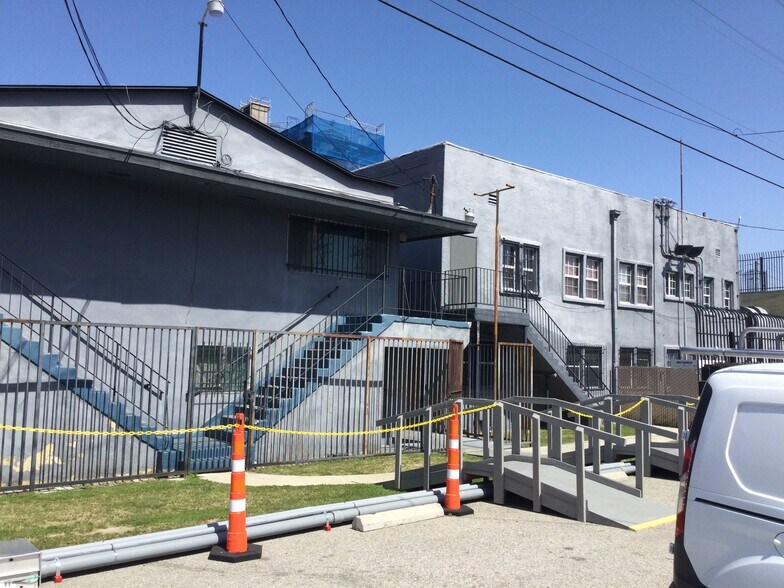 More Photos Of 344 W Florence Ave, Los Angeles Religious Facility For Lease
