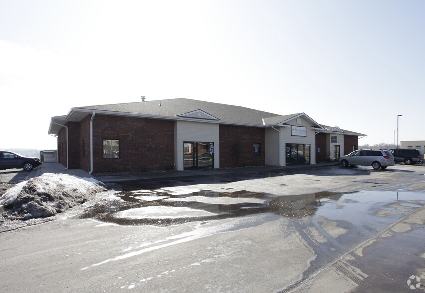 More Photos Of 535 Fortune Dr, Papillion Medical For Lease