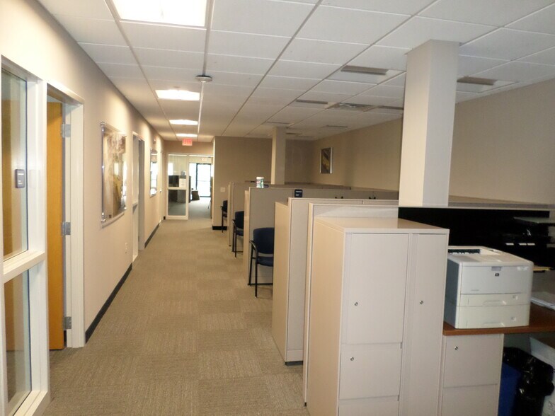 More Photos Of 2208 Quarry Dr, West Lawn Office For Lease