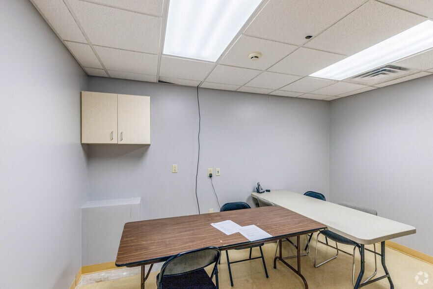 More Photos Of 3515 Washington Rd, McMurray General Retail For Sale