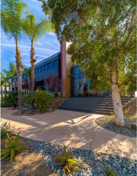 More Photos Of 400 S Melrose Dr, Vista Office For Lease