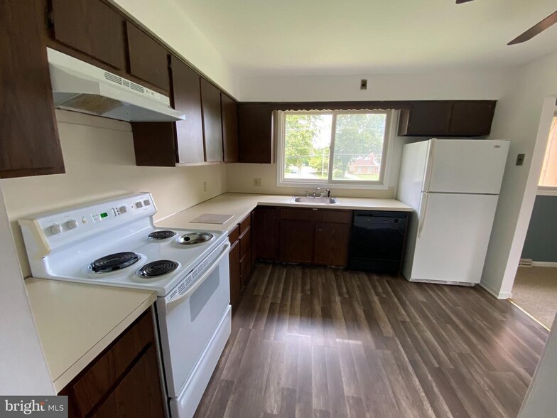 More Photos Of 1071 E Landis Ave, Vineland Medical For Sale