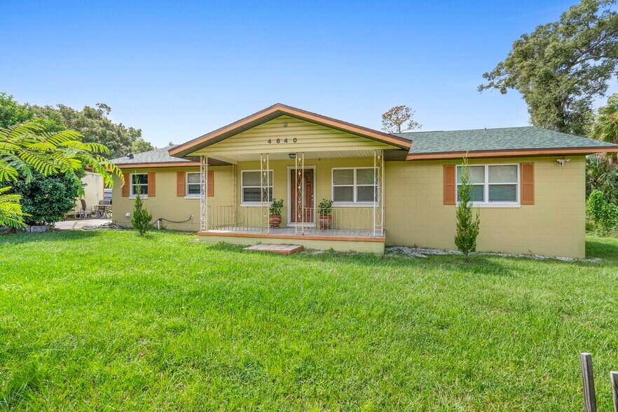 More Photos Of 4630 US Highway 17, De Leon Springs Restaurant For Sale