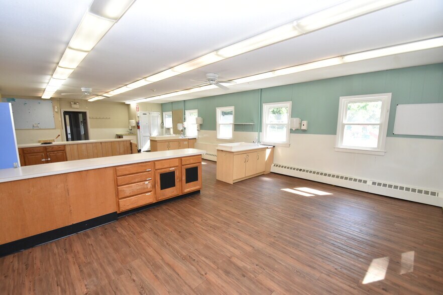 More Photos Of 194 House St, Glastonbury Daycare Center For Sale