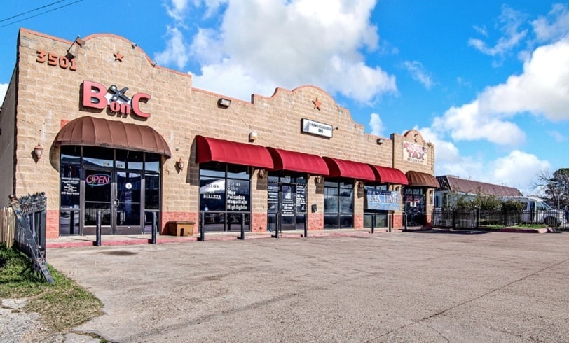 More Photos Of 3501 E Berry St, Fort Worth Storefront Retail Office For Lease