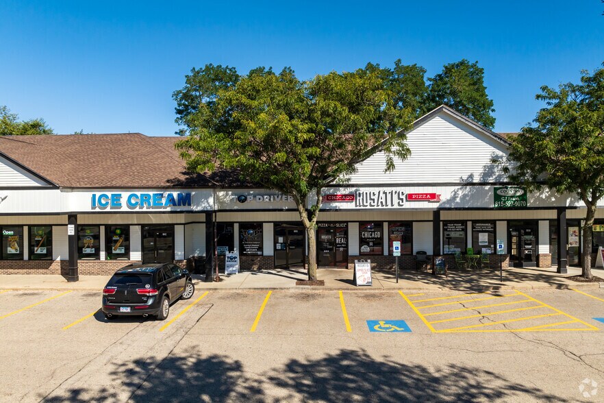 More Photos Of 40-60 W Terra Cotta Ave, Crystal Lake Unknown For Lease