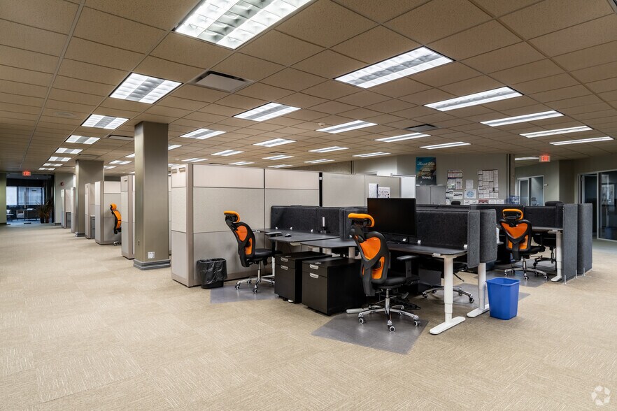 More Photos Of 2045 Lincoln Hwy, Edison Office For Lease