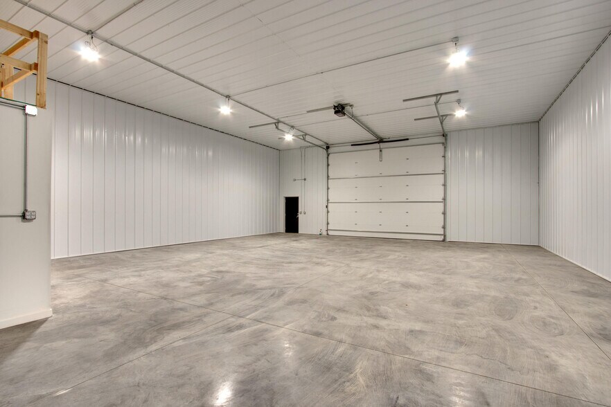 More Photos Of 5101 Kochs Ln, Quincy Warehouse For Lease