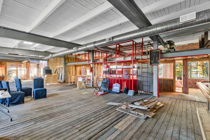 More Photos Of 2032 W 105th St, Cleveland Warehouse For Sale