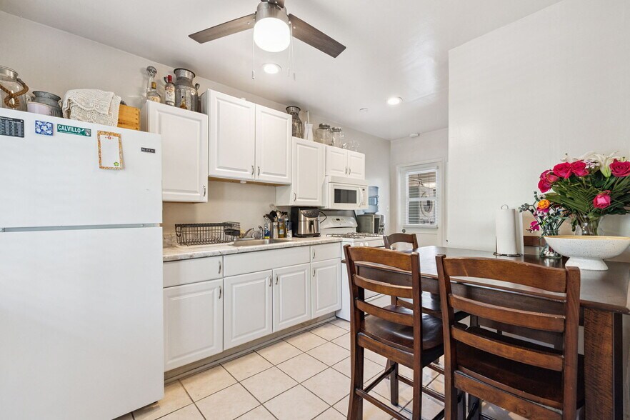 More Photos Of 1674 S Via Salida, Palm Springs Apartments For Sale