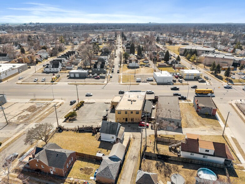 More Photos Of 220 Southfield Rd, Ecorse Storefront Retail Residential For Sale