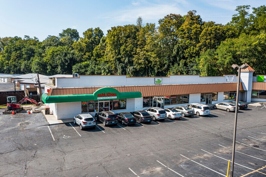 More Photos Of 1961 Brownsboro Rd, Louisville Storefront For Sale