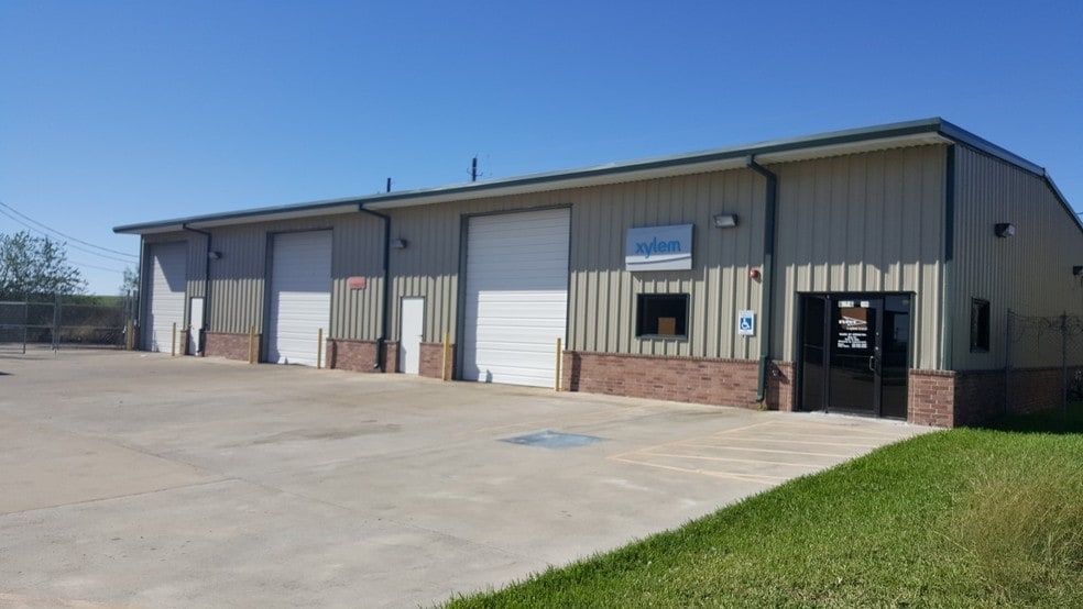 More Photos Of 1959 Saratoga Blvd, Corpus Christi Warehouse For Lease