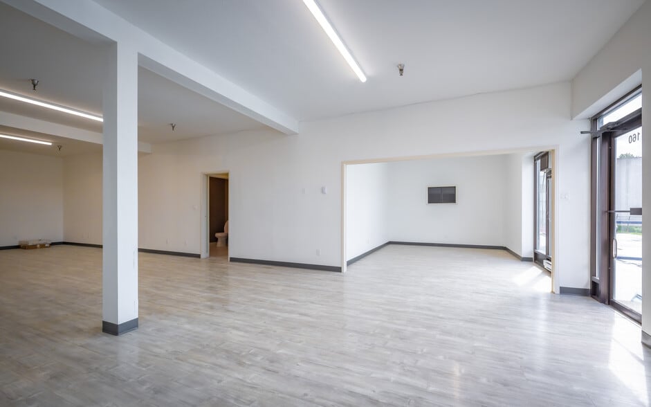 More Photos Of 2620 Simpson Rd, Richmond Warehouse For Sale