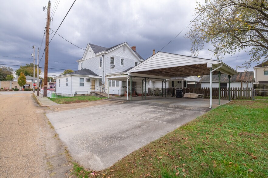 More Photos Of 664 Boulevard, Colonial Heights Office For Sale