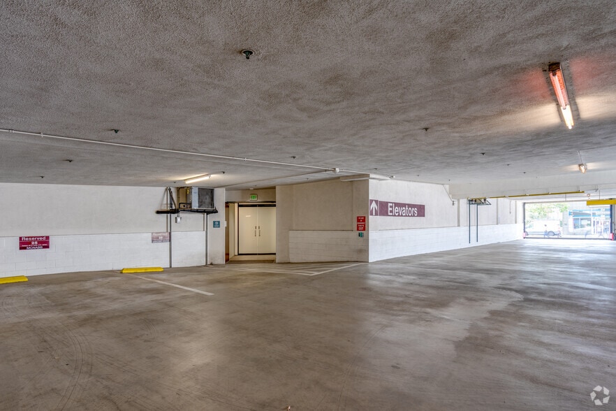 More Photos Of 425 E Colorado St, Glendale Office For Lease