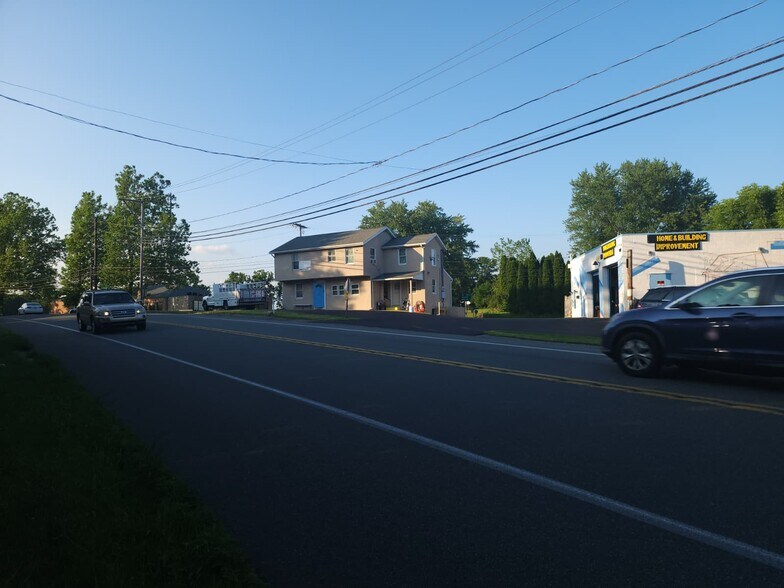 More Photos Of 5722 Kings Hwy, Zionsville Storefront Retail Residential For Sale