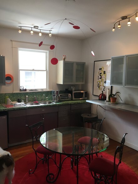 More Photos Of 1615 W 6th St, Austin Office Residential For Lease