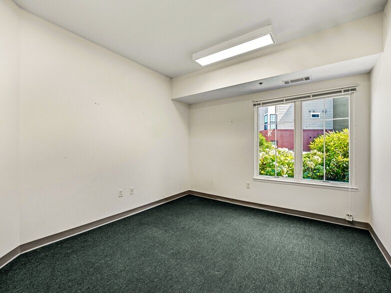 More Photos Of 64 Clingman Ave, Asheville Office For Sale