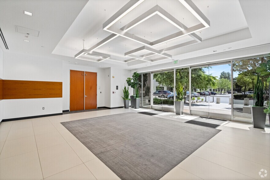 More Photos Of 31111 Agoura Rd, Westlake Village Medical For Lease