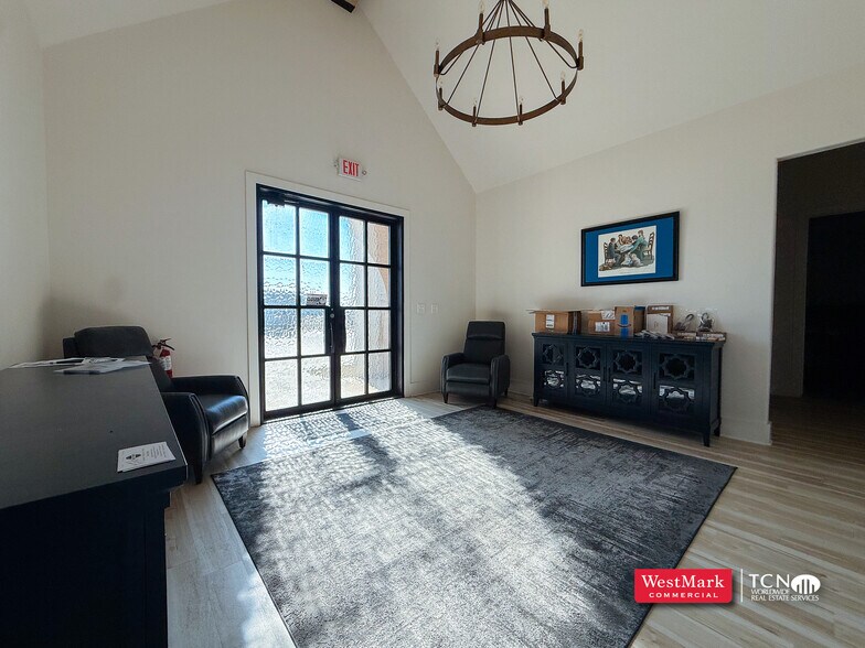 More Photos Of 13912 Indiana Ave, Lubbock Office For Lease