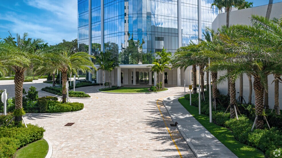 More Photos Of 3835 PGA Blvd, Palm Beach Gardens Office For Lease